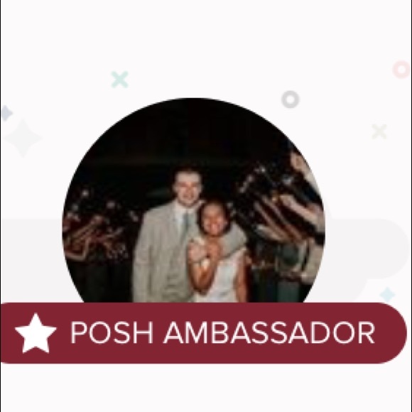 I’m Serina. Welcome to my closet! ☺️ - Picture 1 of 5